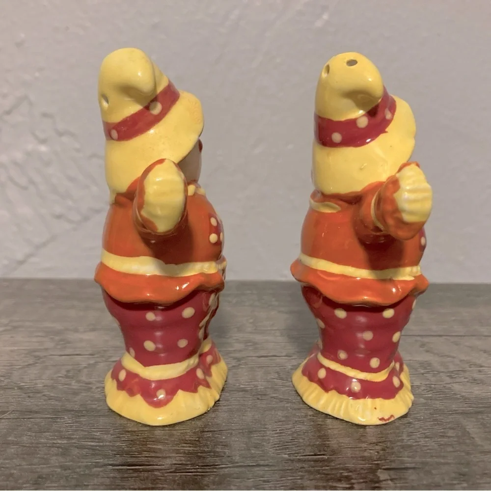 Vintage Essential Home Scarecrow Salt & Pepper Shakers